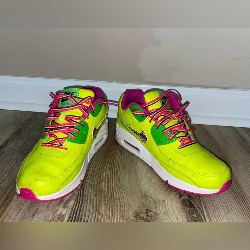 Nike Air Max Leather GS Volt Fire Pink 6Y / W9